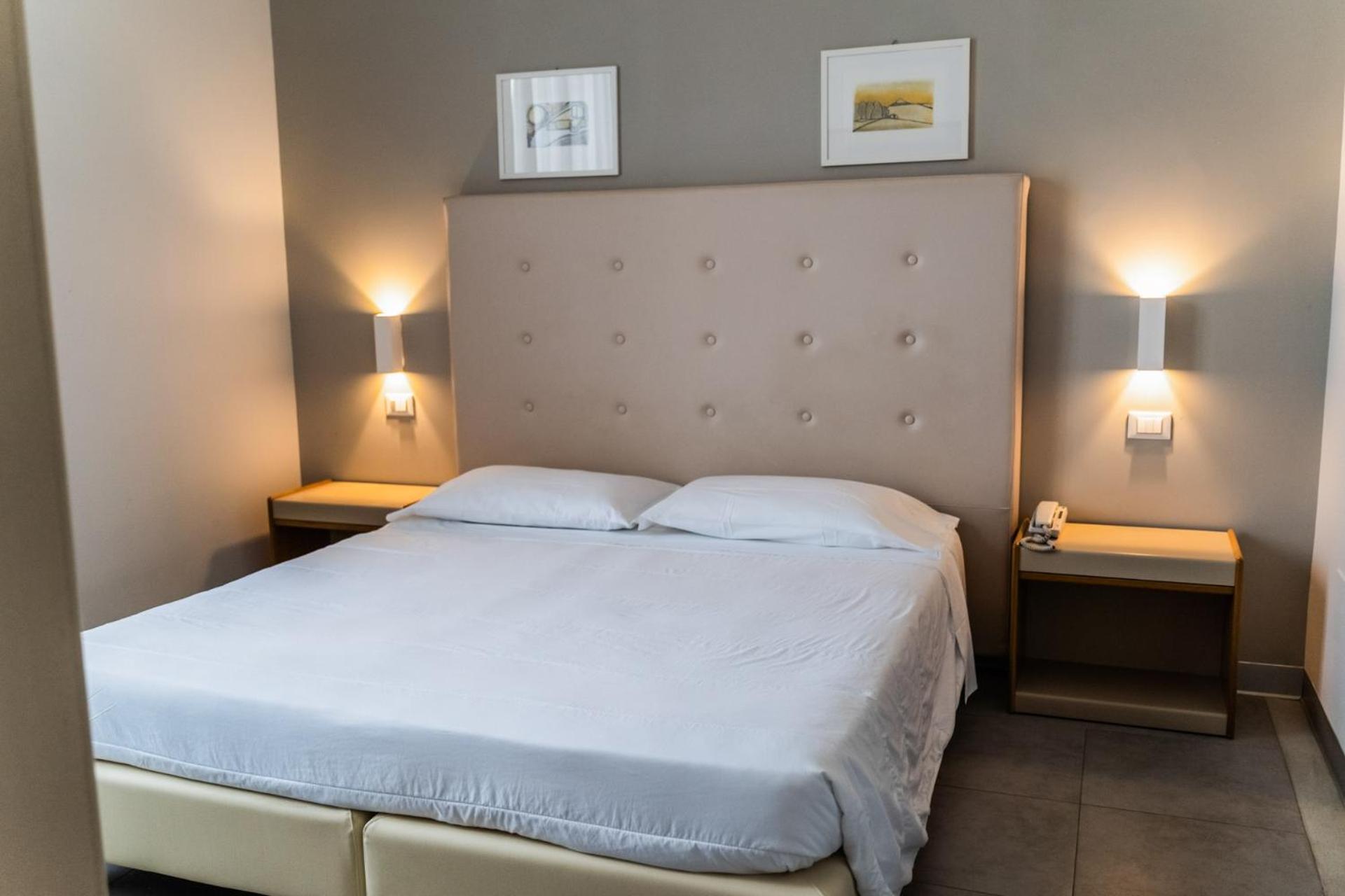 Hotel Mediterraneo - Photo 23