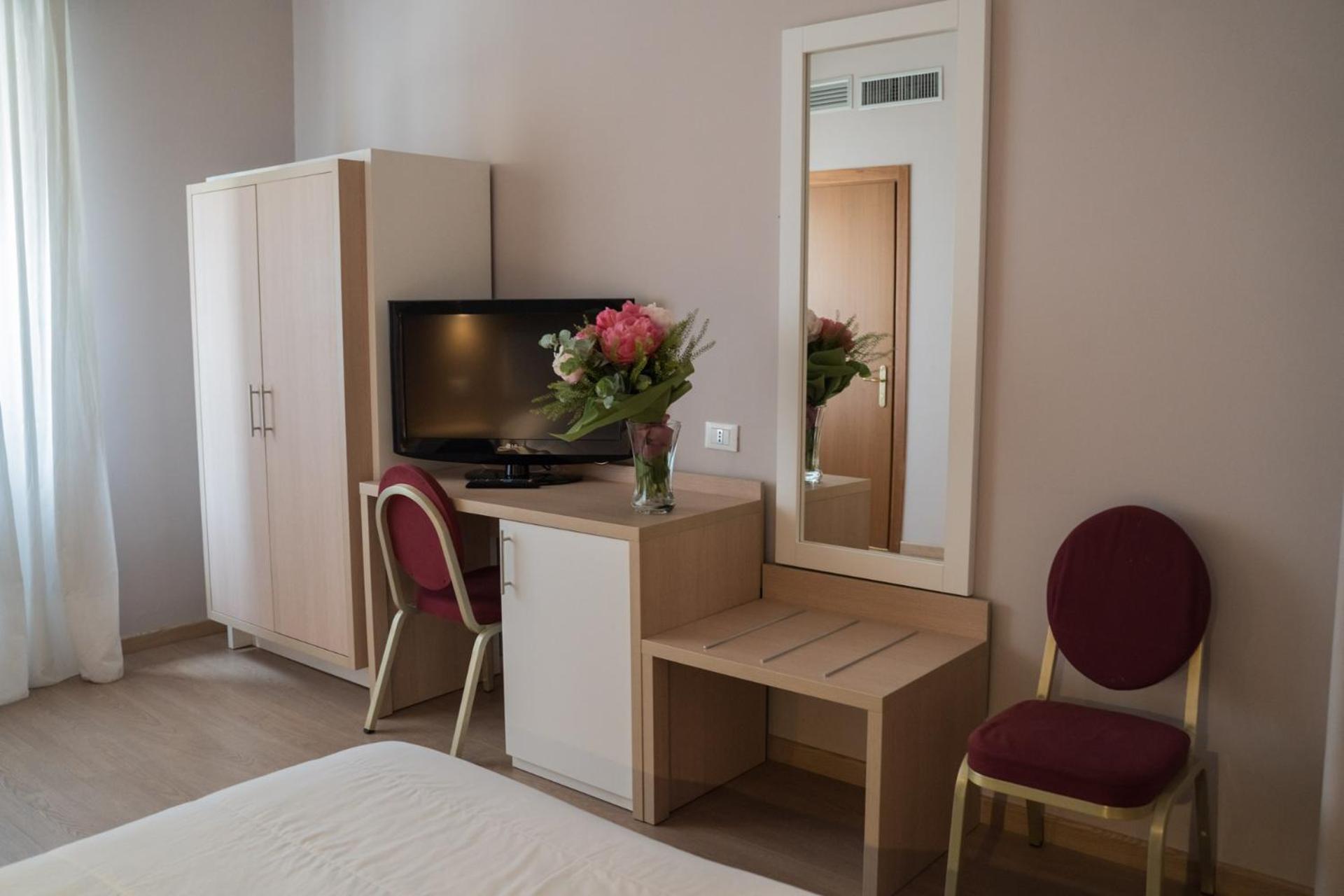 Hotel Mediterraneo - Photo 62