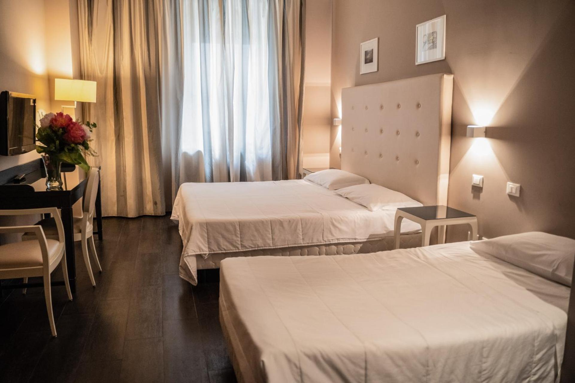 Hotel Mediterraneo - Photo 11