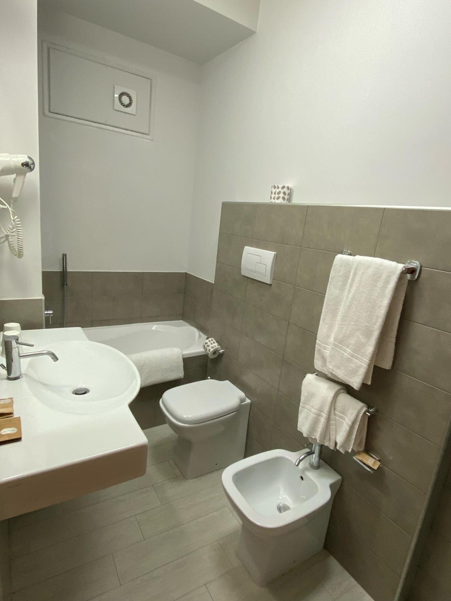 Hotel Mediterraneo - Photo 55