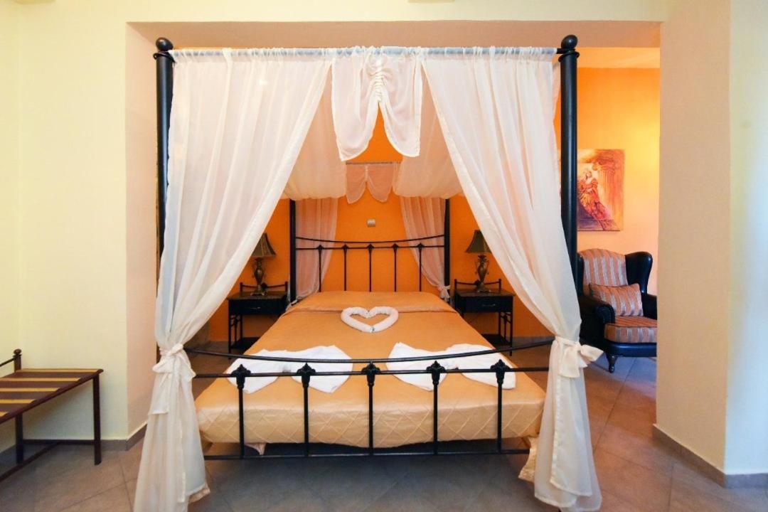 Paris Hotel - Photo 37