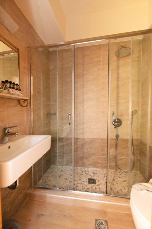 Paris Hotel - Photo 10