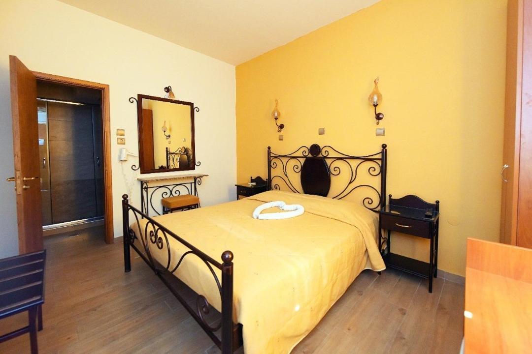 Paris Hotel - Photo 7