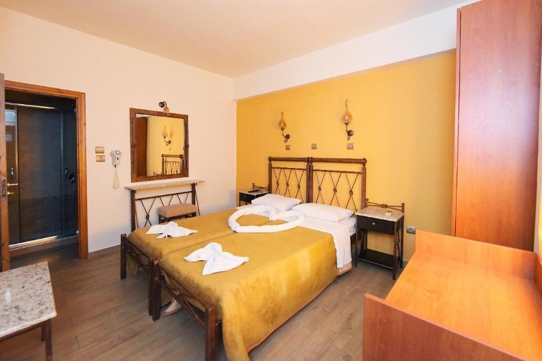 Paris Hotel - Photo 8