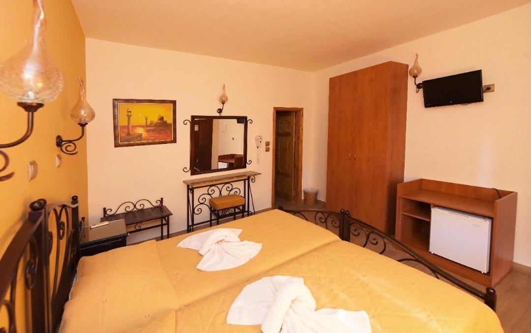 Paris Hotel - Photo 13