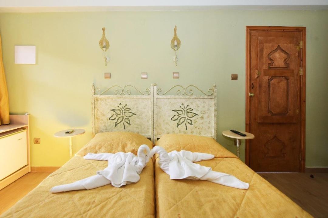 Paris Hotel - Photo 3