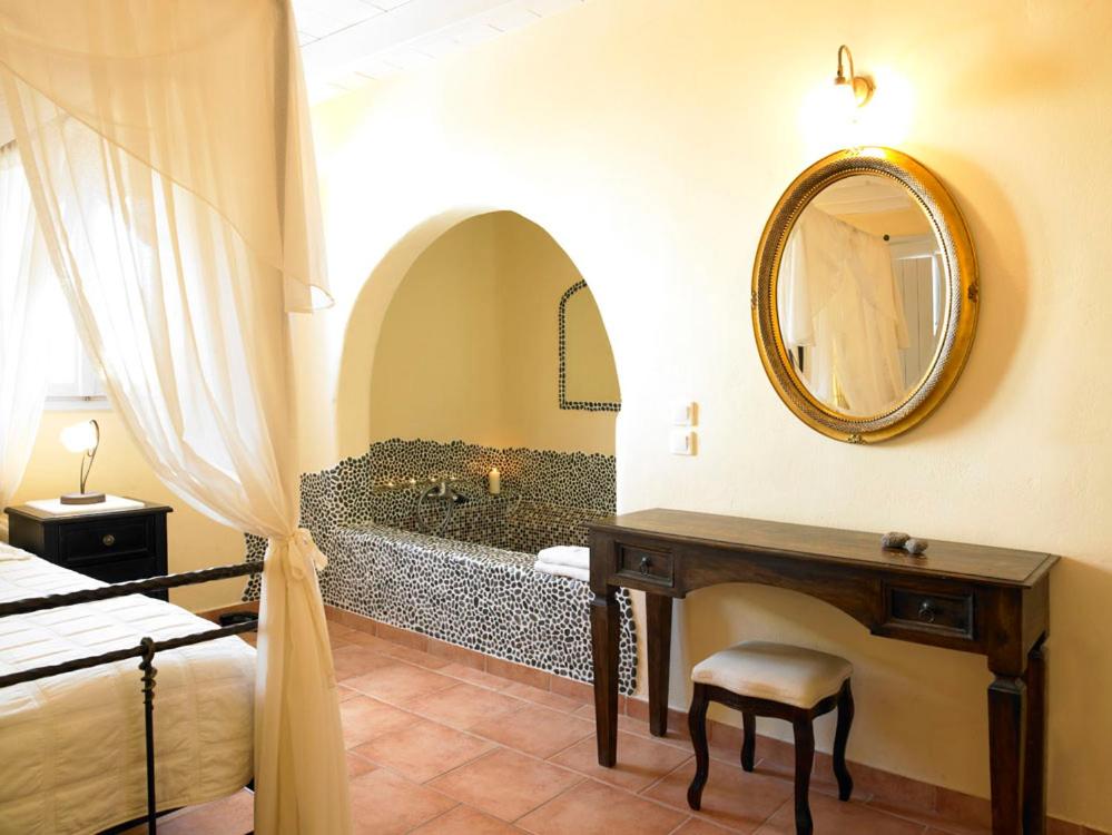 Suites of the Gods Cave Spa Hotel - Photo 8