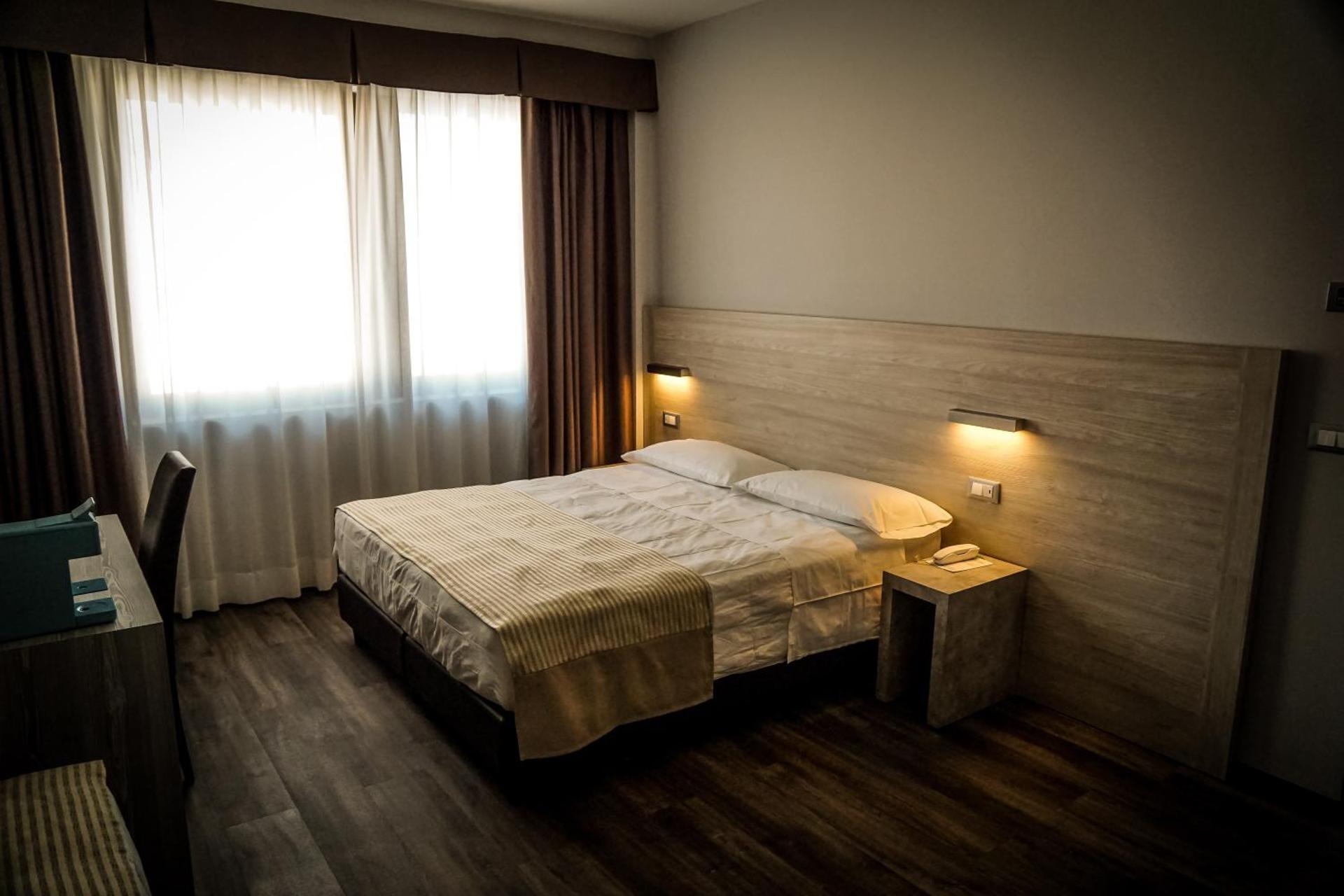 Hotel Delfino Venezia Mestre - Photo 3