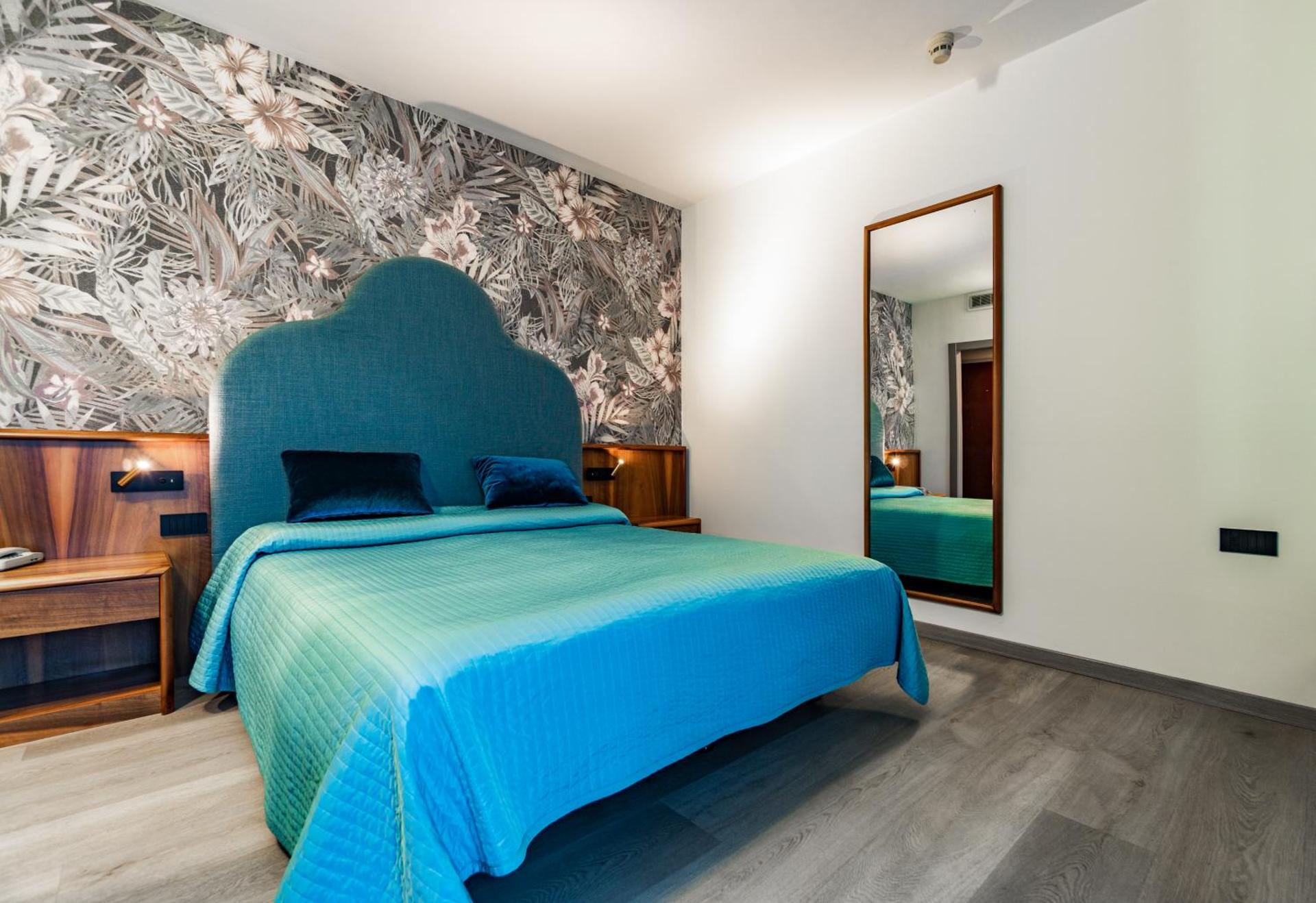 Continental Hotel - Photo 55