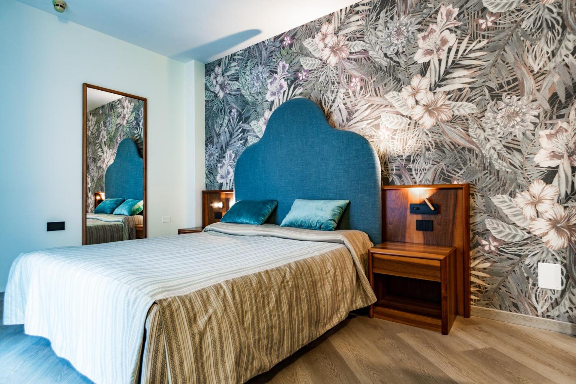 Continental Hotel - Photo 5