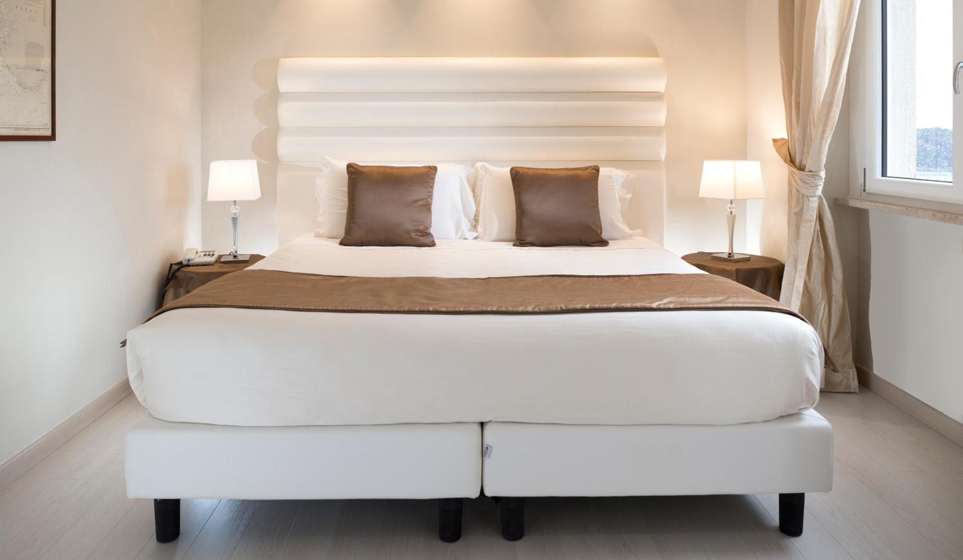 Europa Grand Hotel - Photo 53