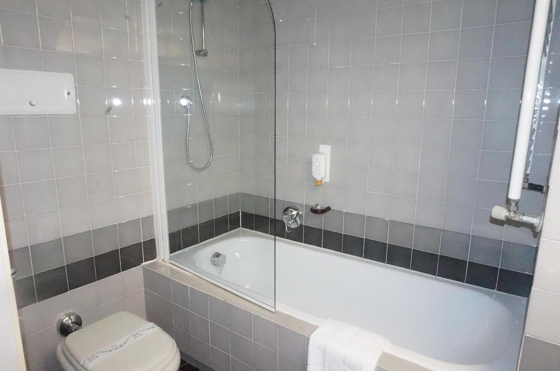 Hotel Maxim - Photo 57