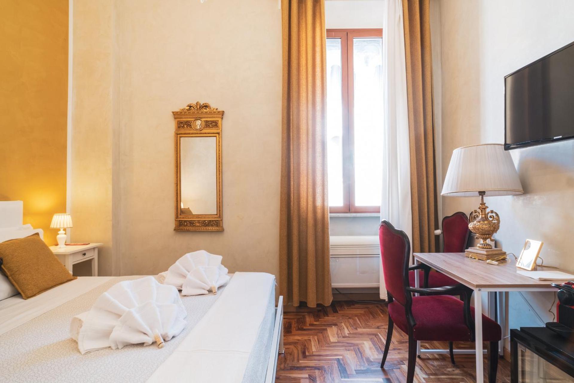 Golden Rooms Piazza di Spagna - Photo 13