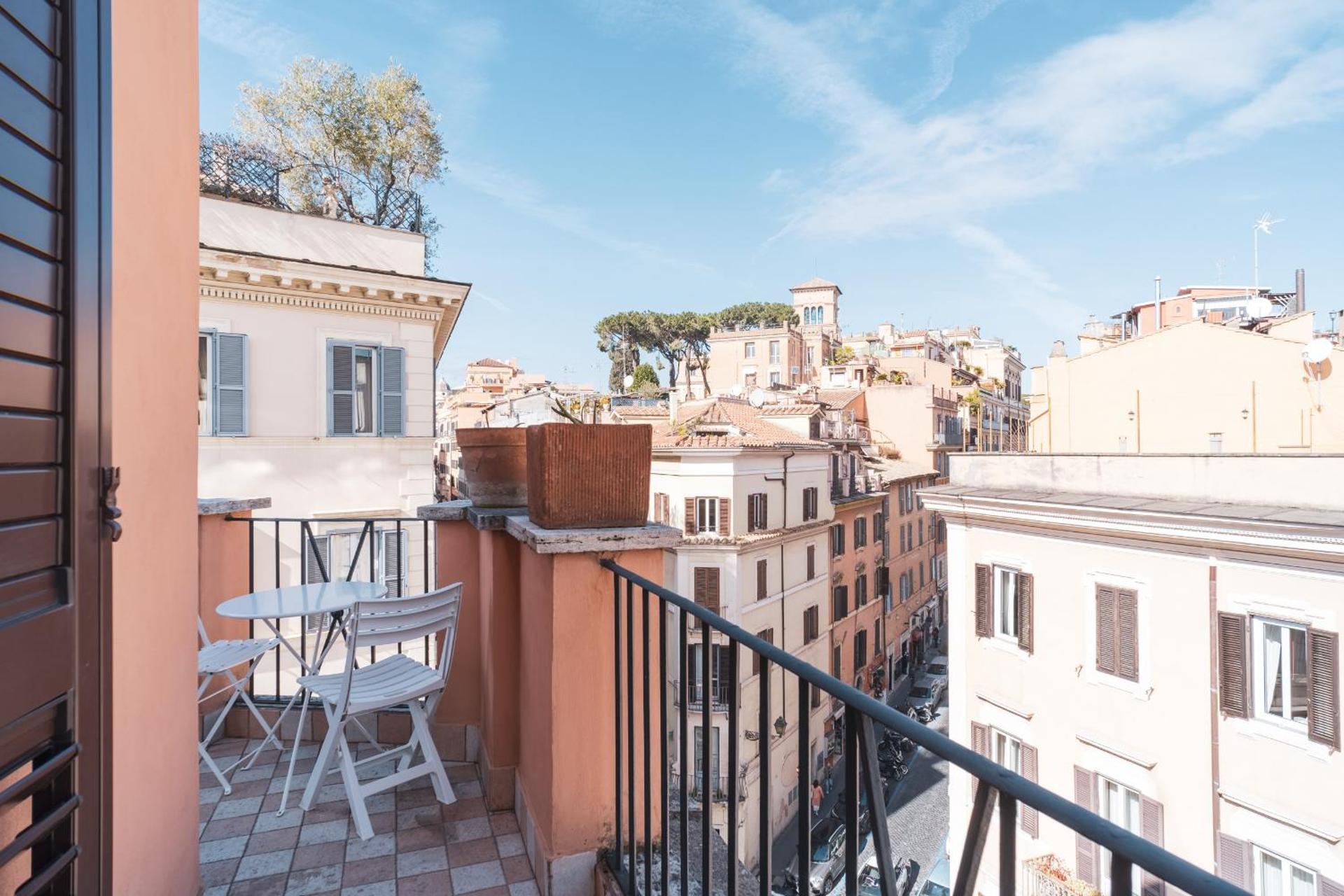 Golden Rooms Piazza di Spagna - Photo 25
