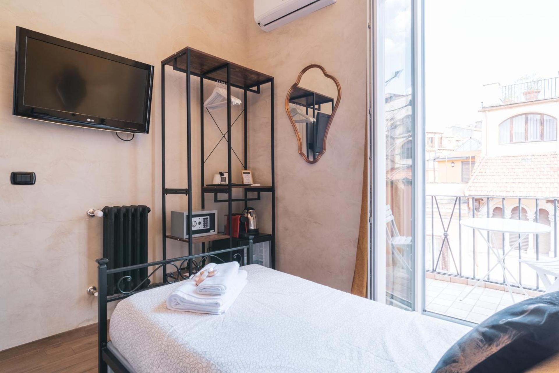 Golden Rooms Piazza di Spagna - Photo 3