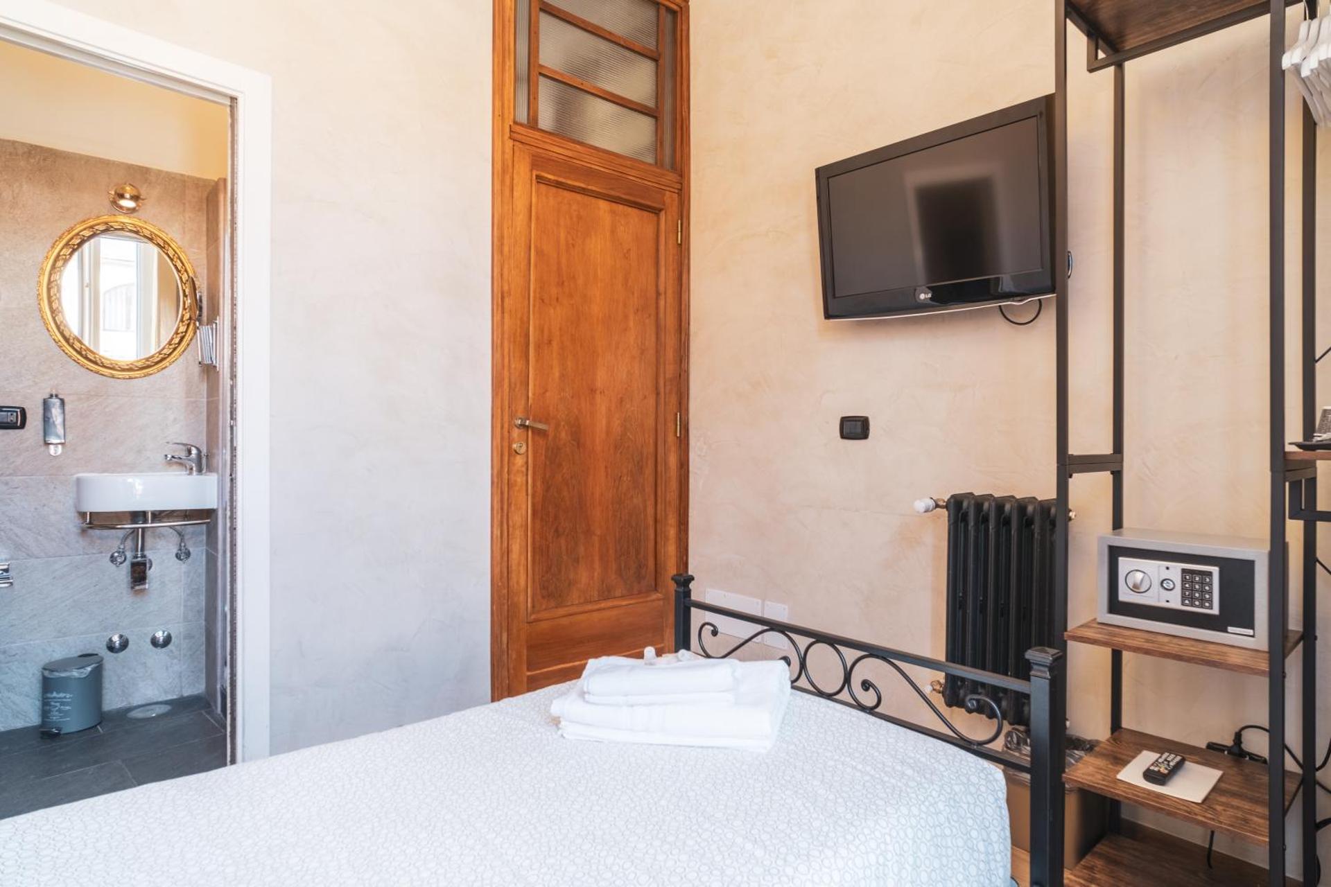 Golden Rooms Piazza di Spagna - Photo 5
