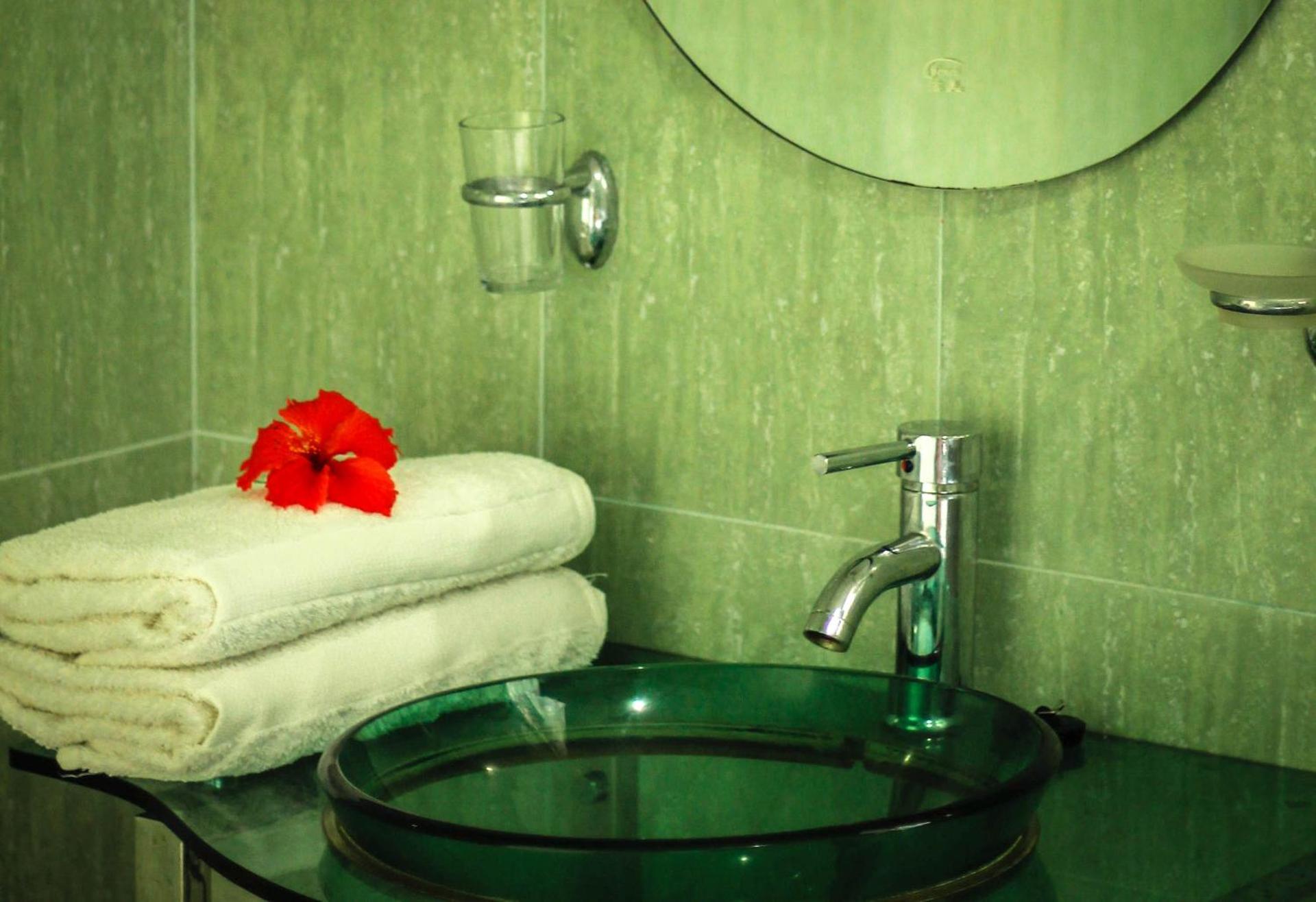HideAway - Photo 4