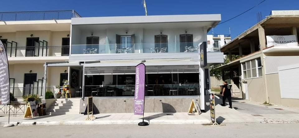 ANGELO Cafe Hotel - Photo 83