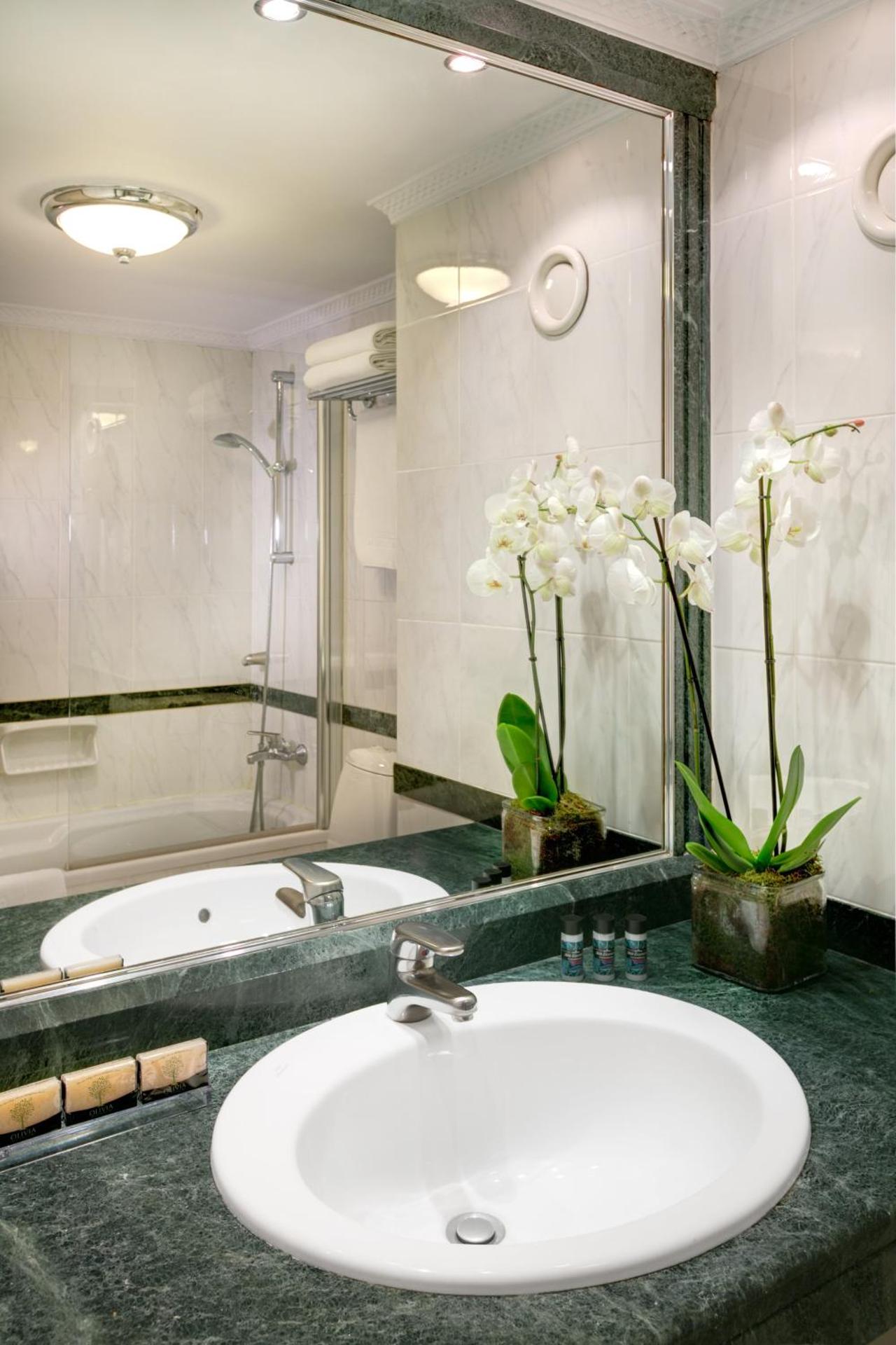 Essential Room - Photo 2