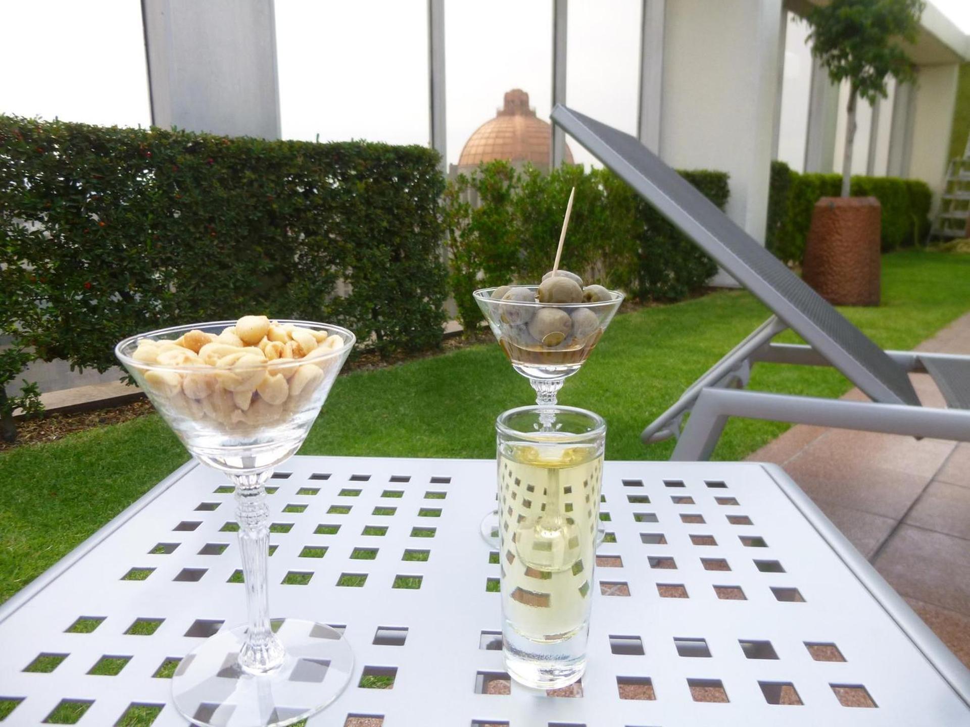 Hotel Casa Blanca - Photo 3