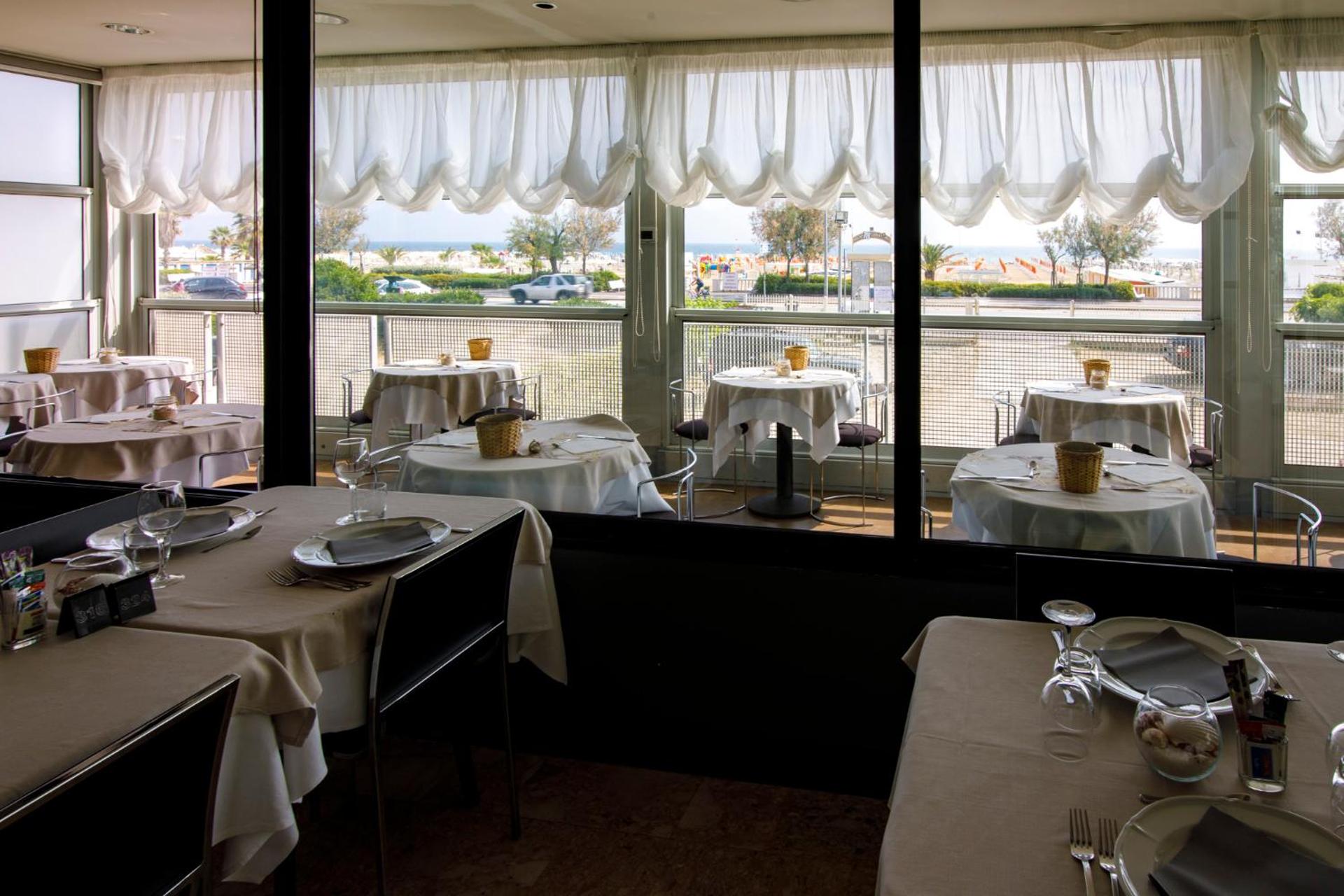 Hotel Derby - Photo 67