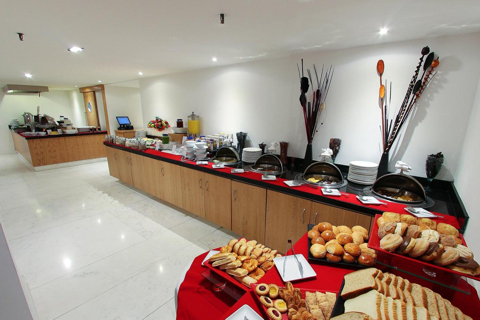 Fiesta Inn Express Naucalpan - Photo 32