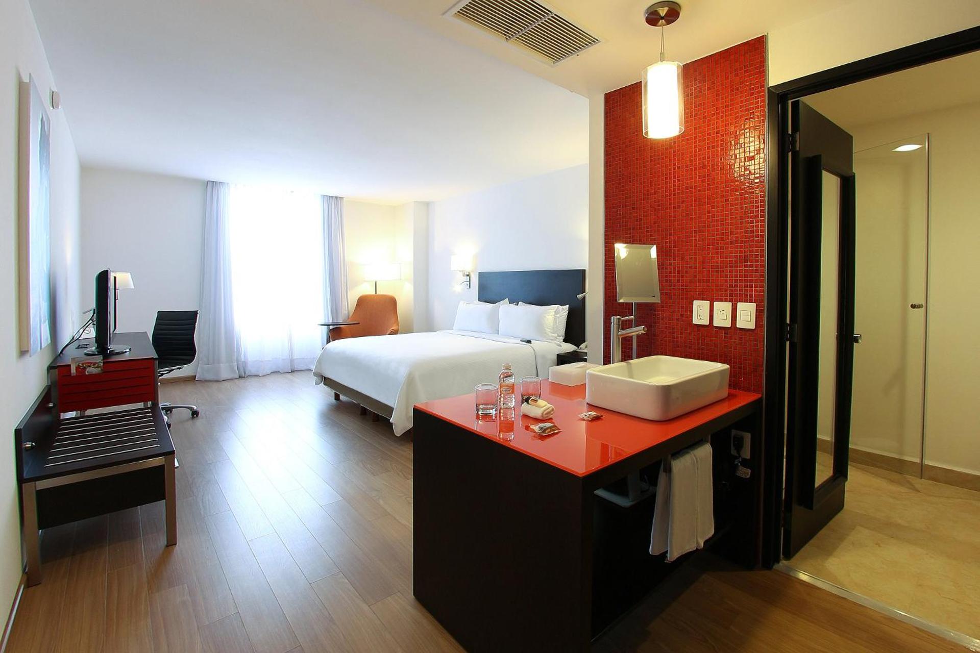 Fiesta Inn Express Naucalpan - Photo 9