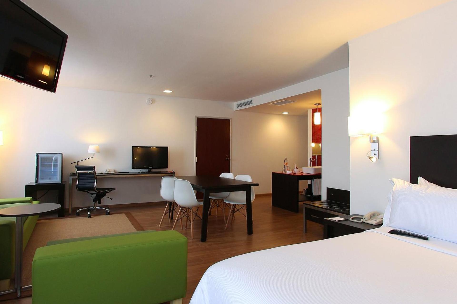 Fiesta Inn Express Naucalpan - Photo 15