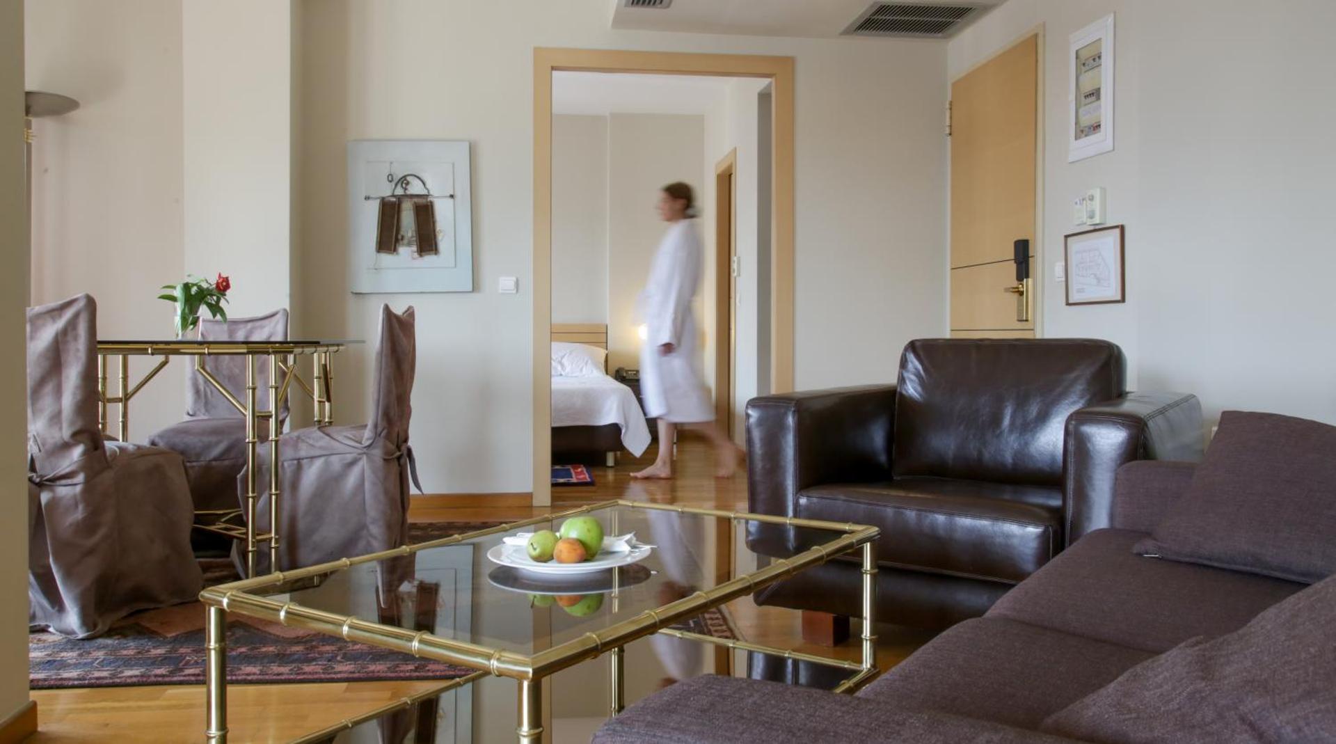 Astoria Hotel Thessaloniki - Photo 17