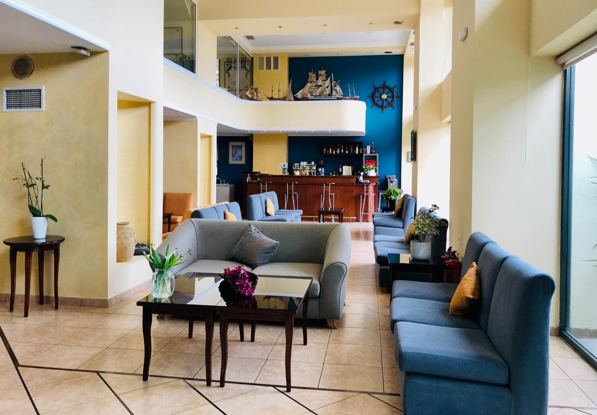 Four Seasons Hotel - Photo 22