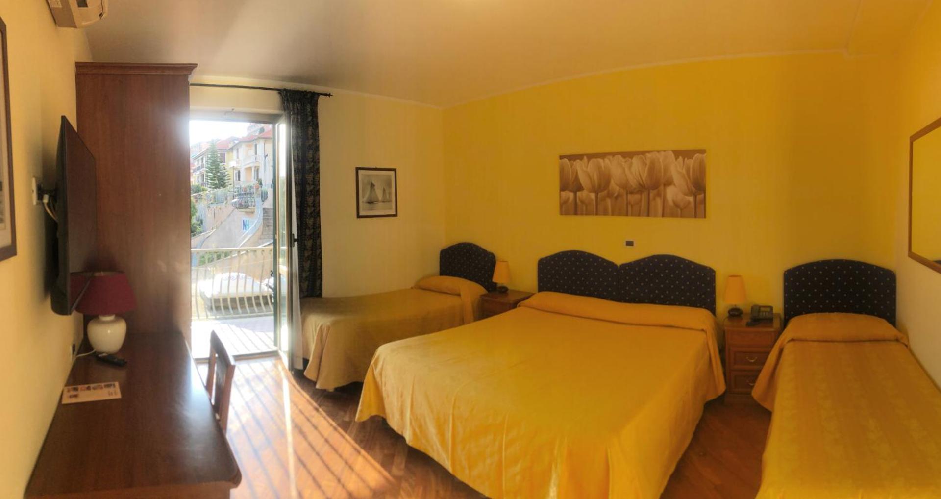 Hotel Miranda - Photo 73