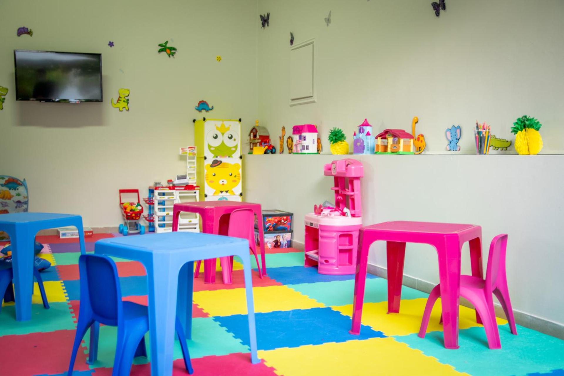 Mayfair Hotel - Photo 19