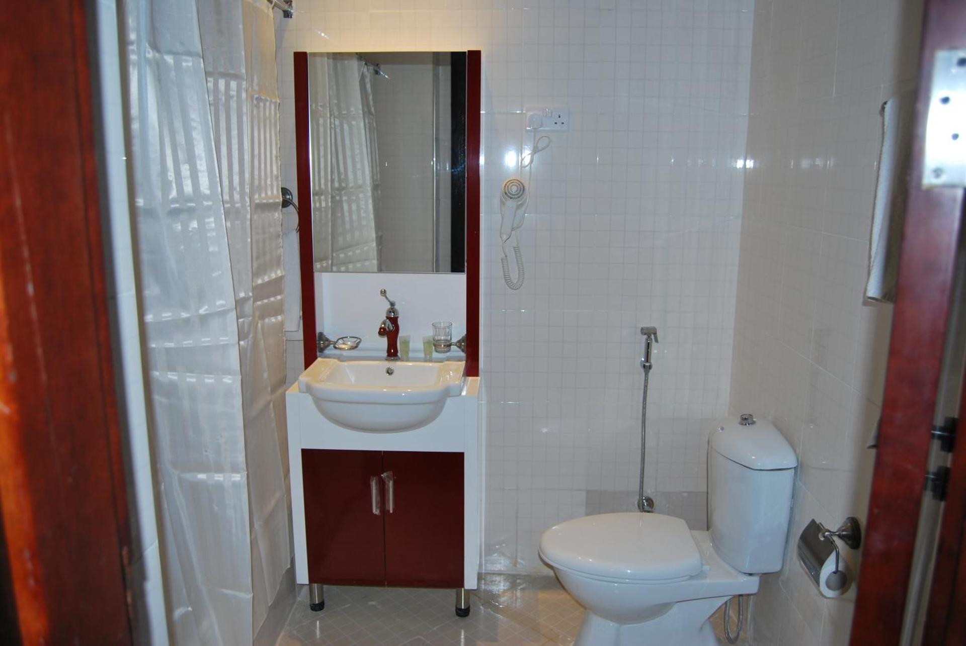 Sharjah International Airport Hotel - Photo 33