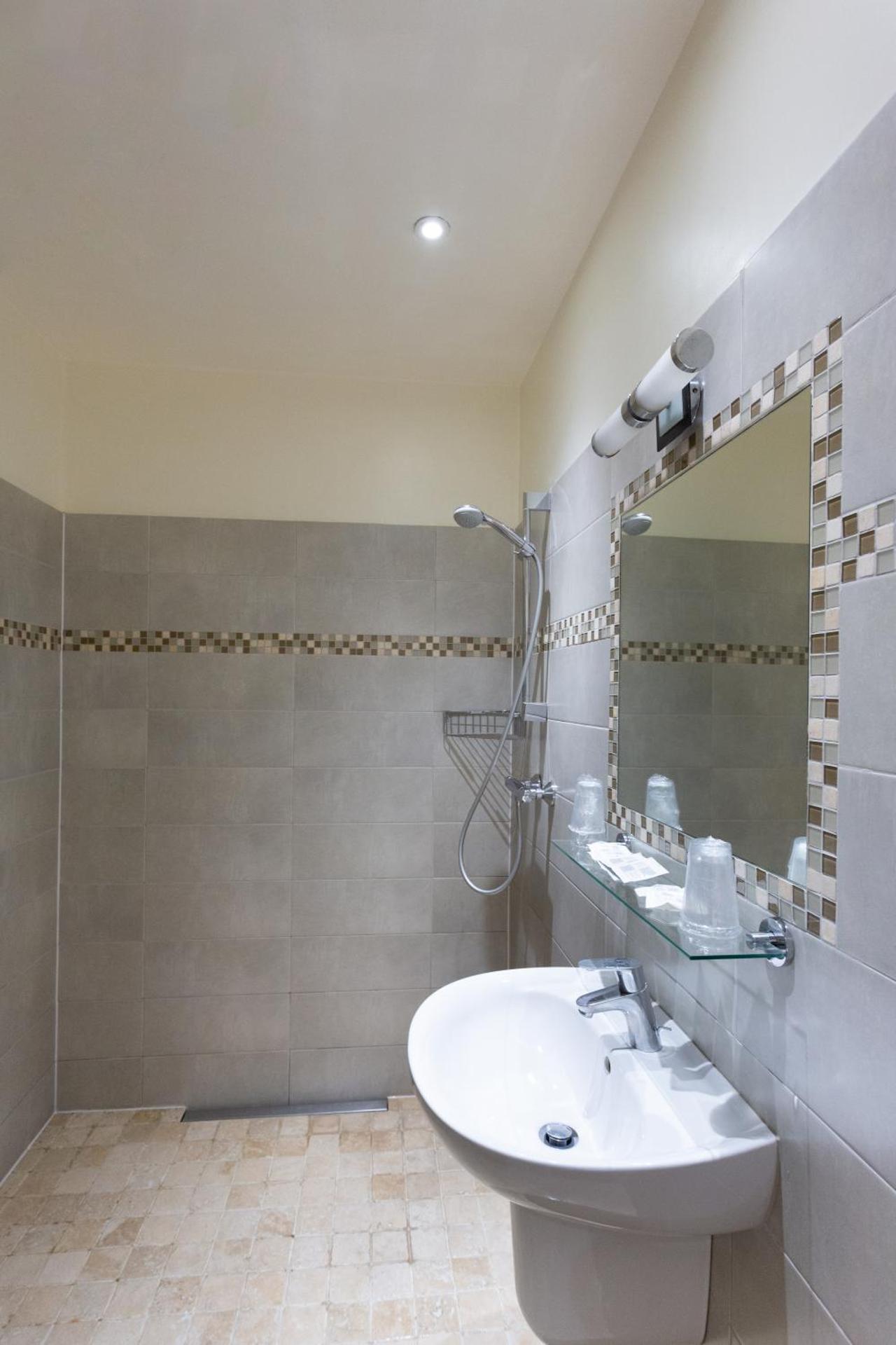 Hotel Mimosa Paris - Photo 50