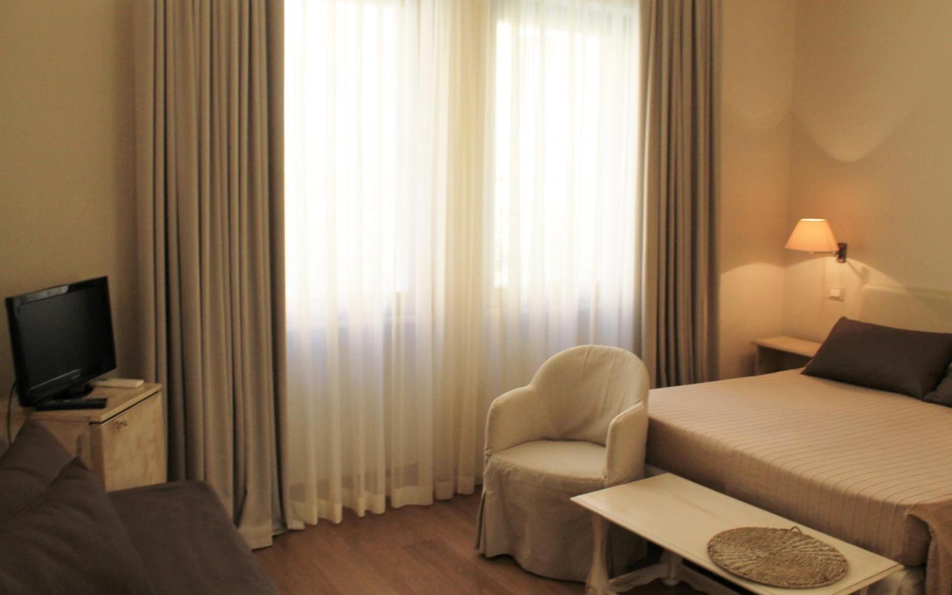 Hotel Touring - Photo 26
