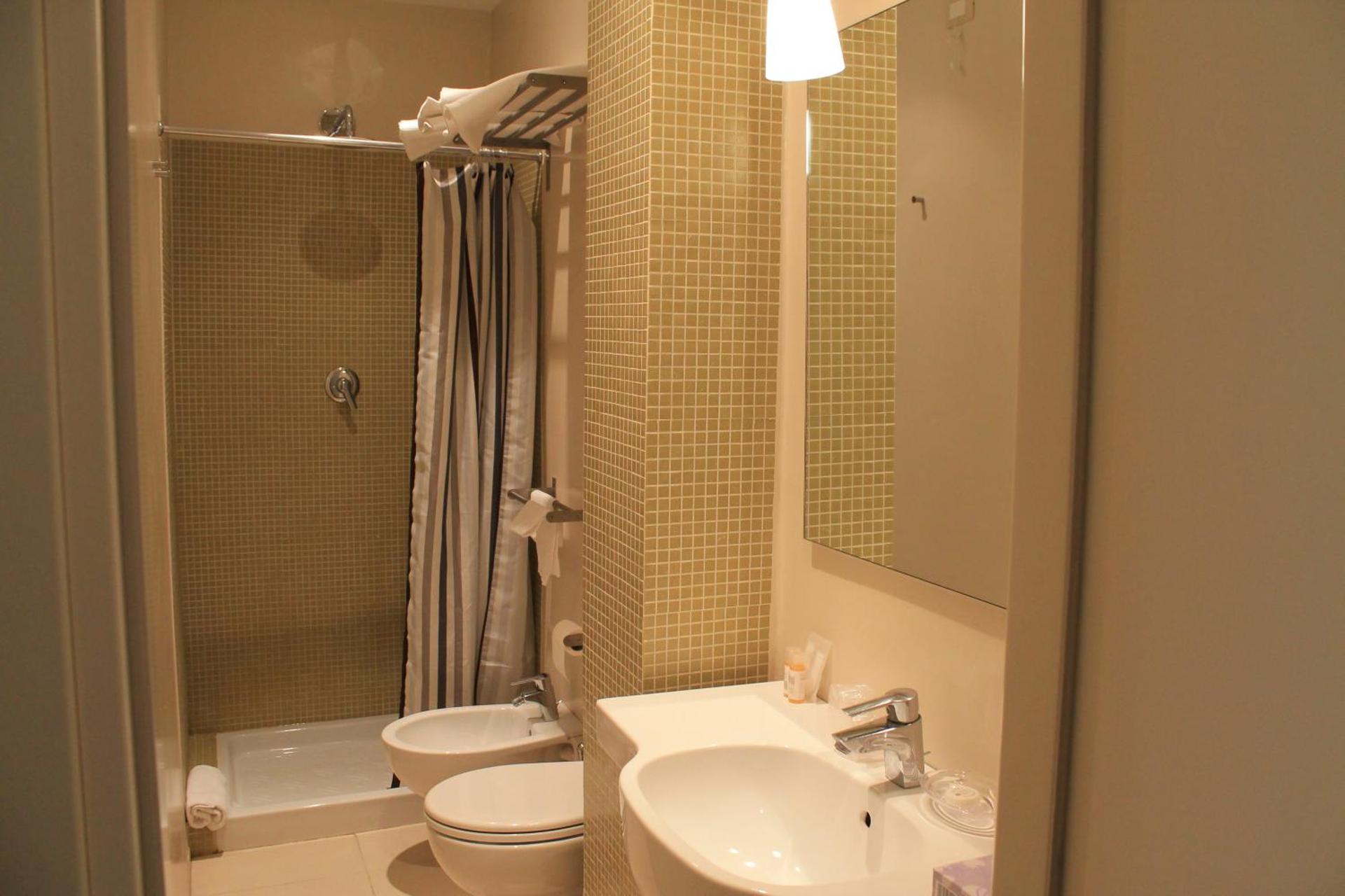 Hotel Touring - Photo 28