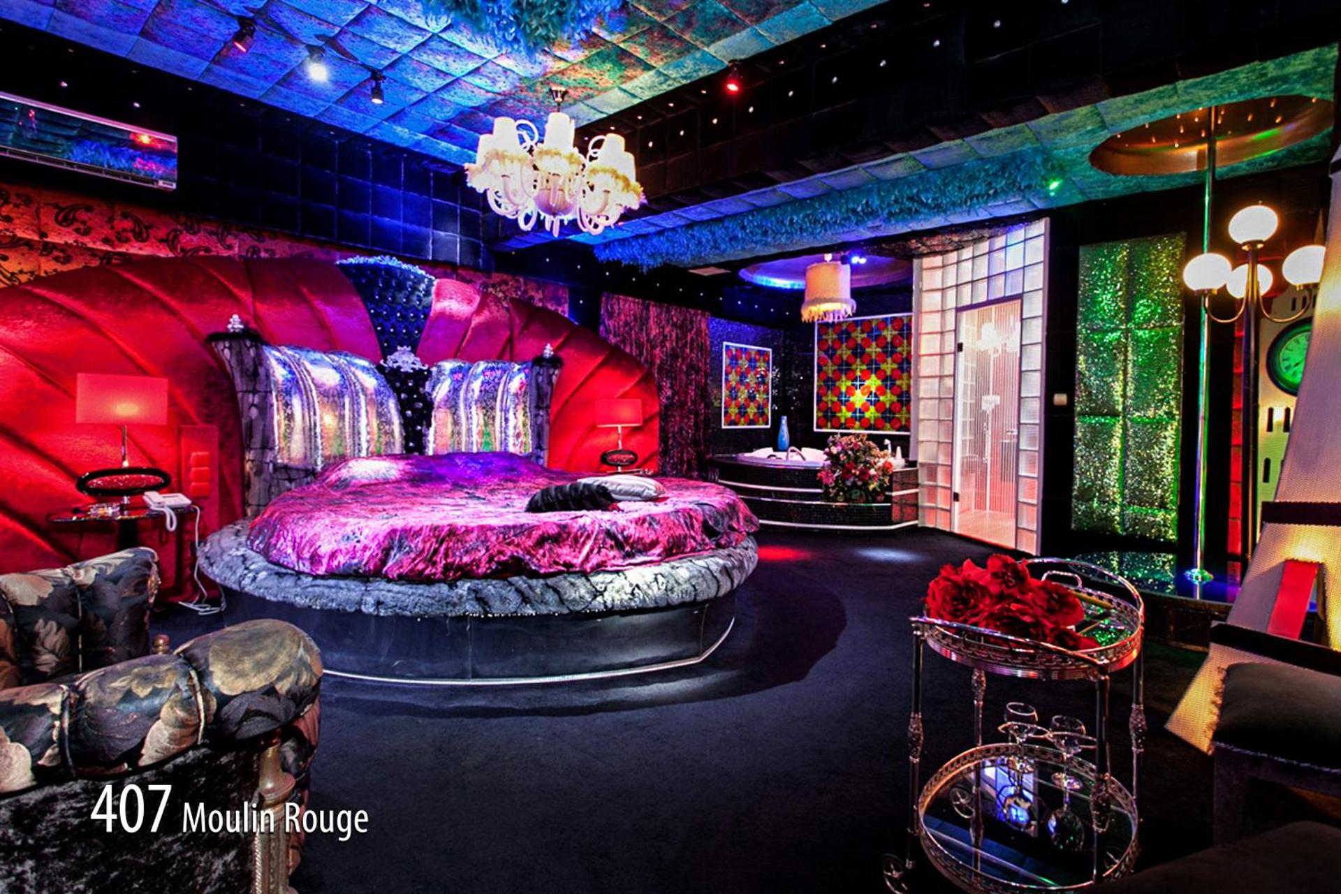 Deluxe Suite with Spa Bath