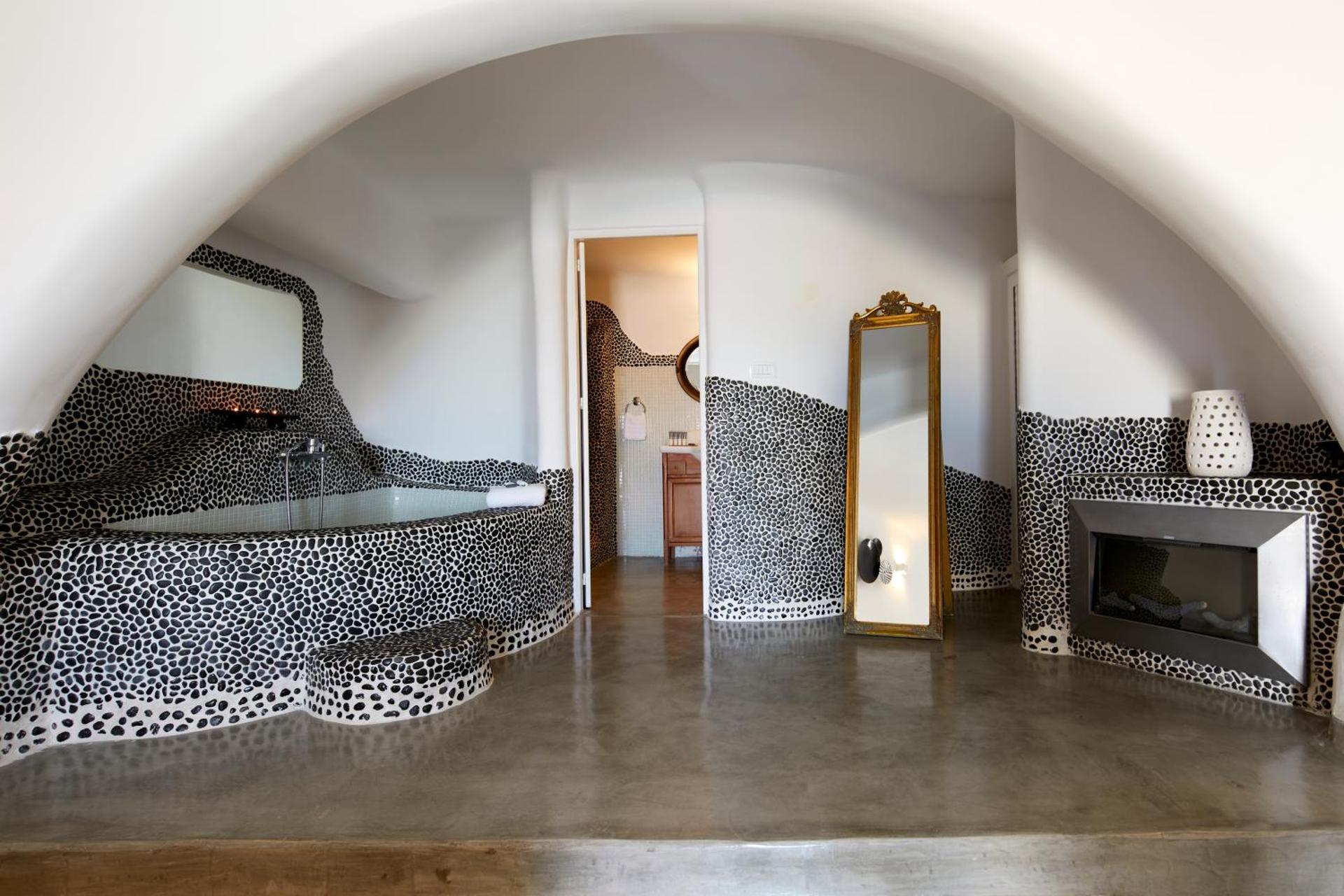 Suites of the Gods Cave Spa Hotel - Photo 18