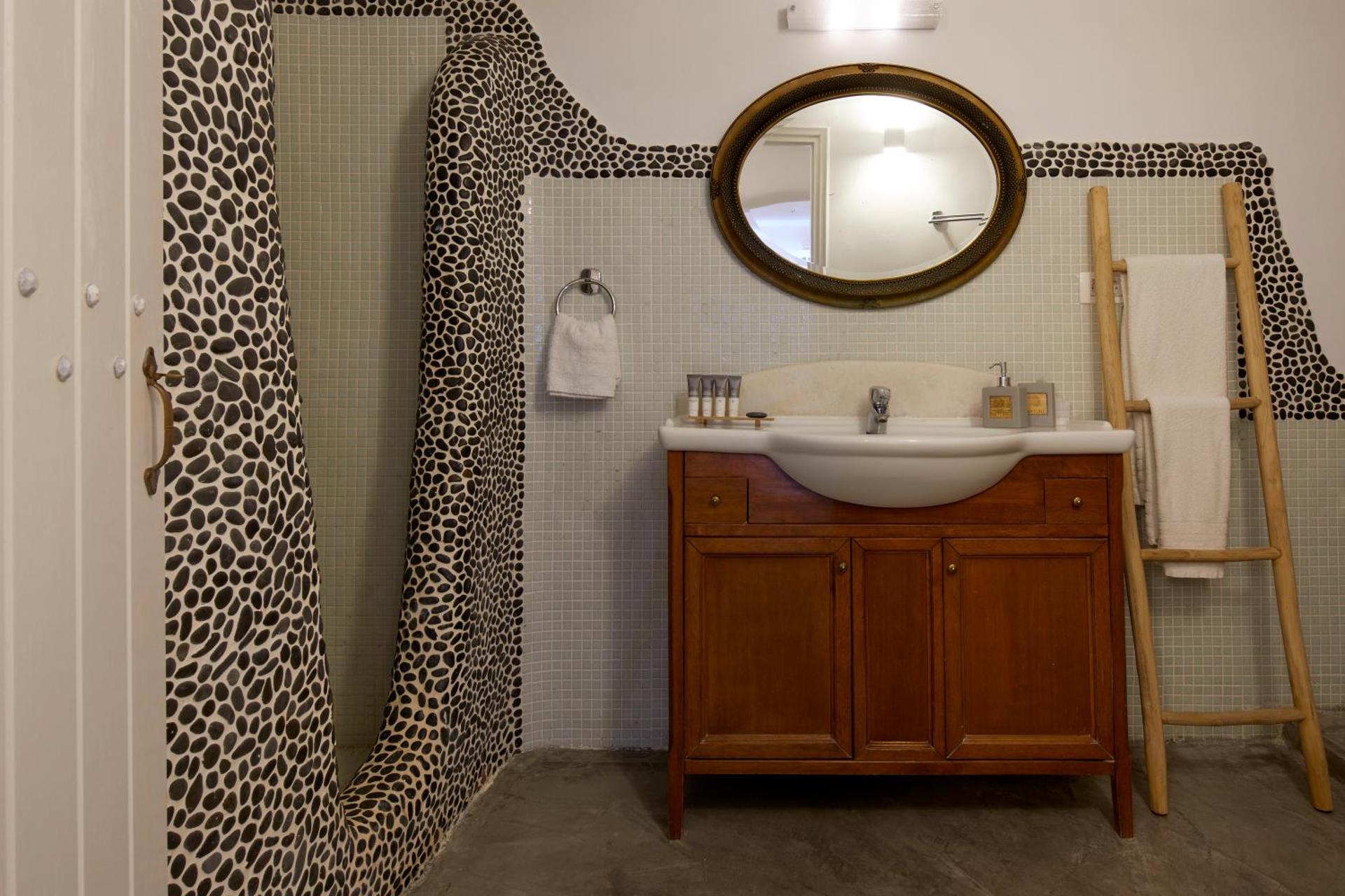 Suites of the Gods Cave Spa Hotel - Photo 21