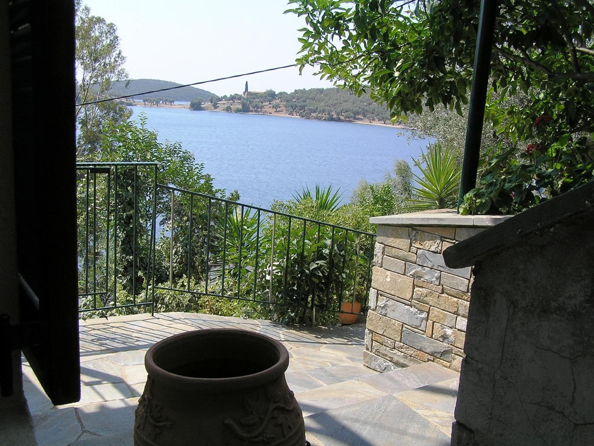 Violetta Studios & Apartments - Photo 57