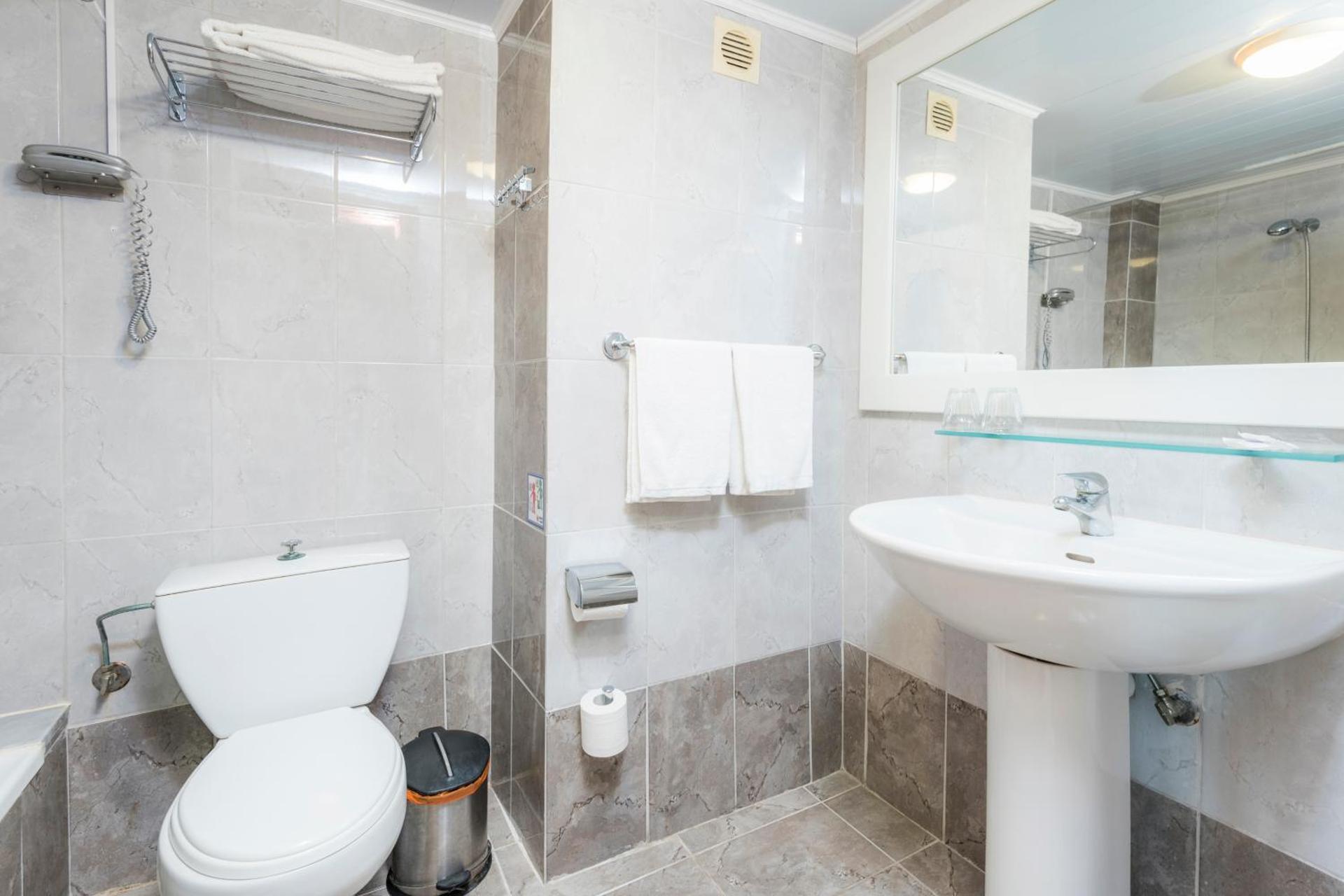 Atlantis Hotel - Photo 48