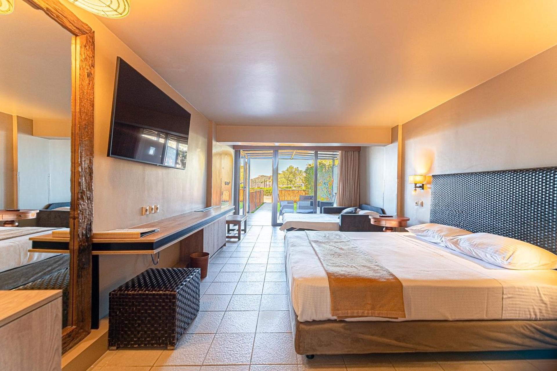 Triple Room with Garden View