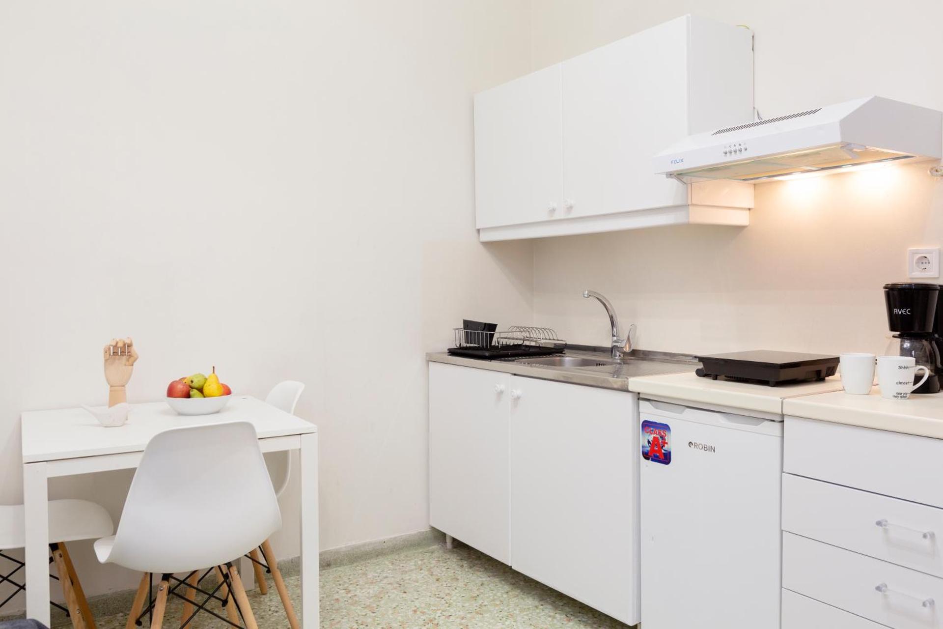 Psirri Place economy apartments centrally located - Photo 10