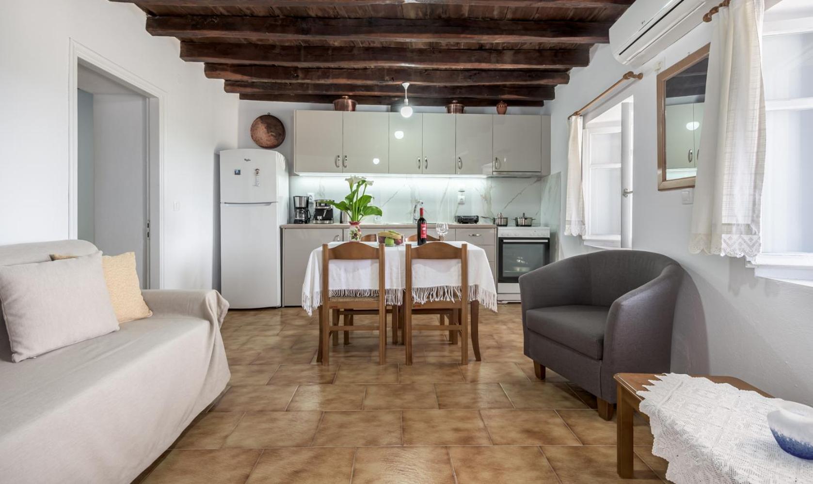 Sofaki Milos - Photo 8