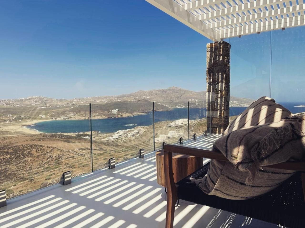 Minimal Villa with Pool