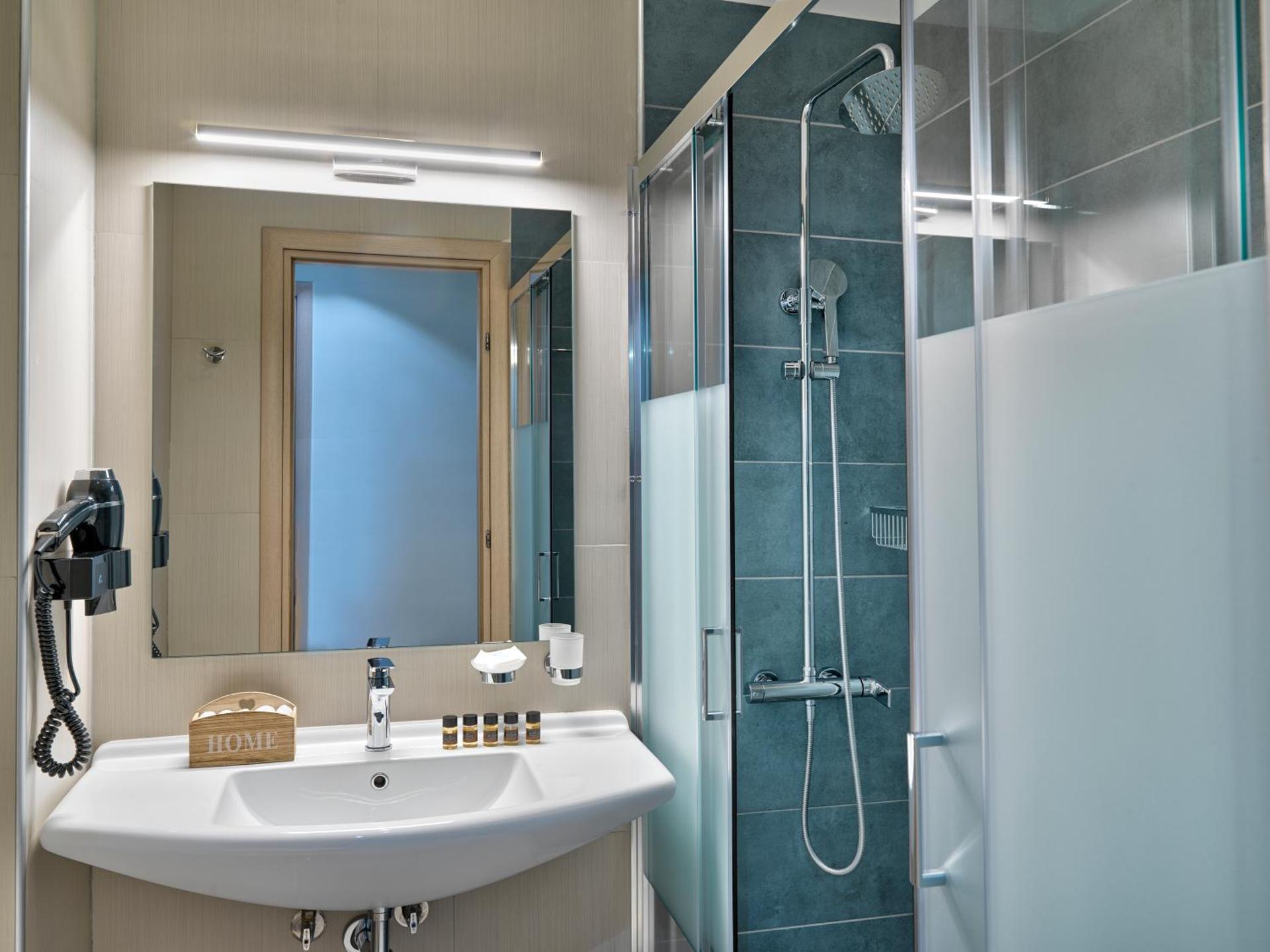 Phidias Piraeus Hotel - Photo 68