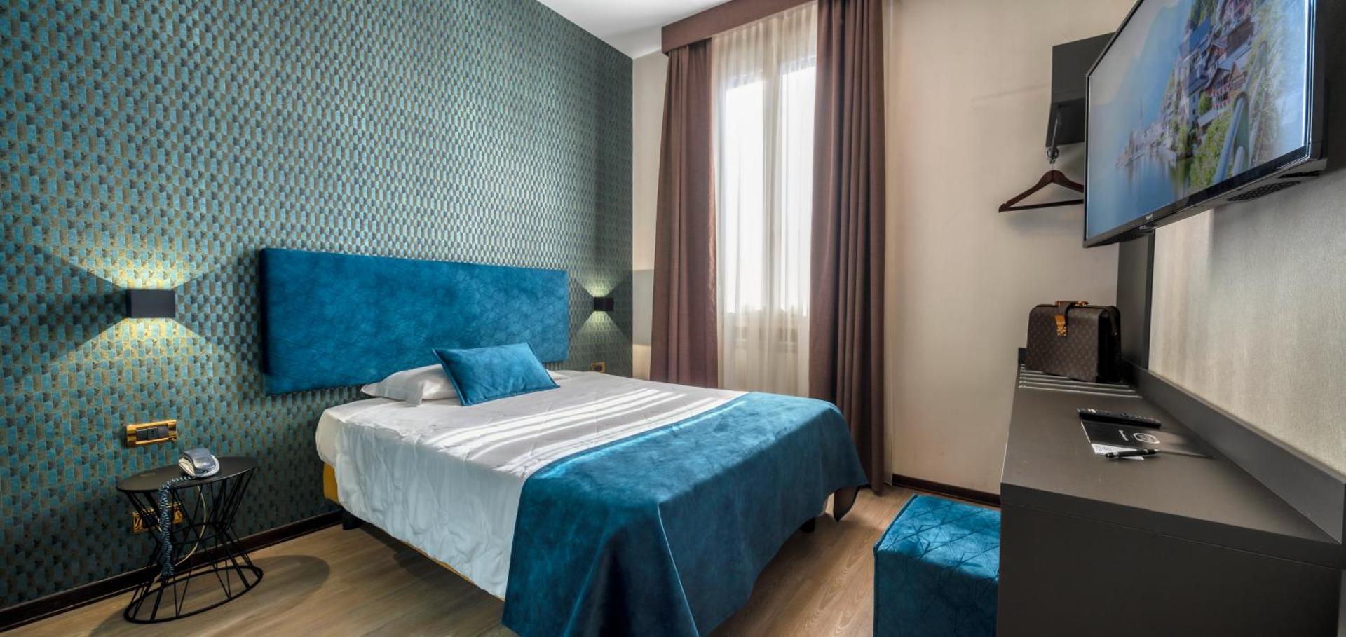 Hotel Astoria - Photo 3