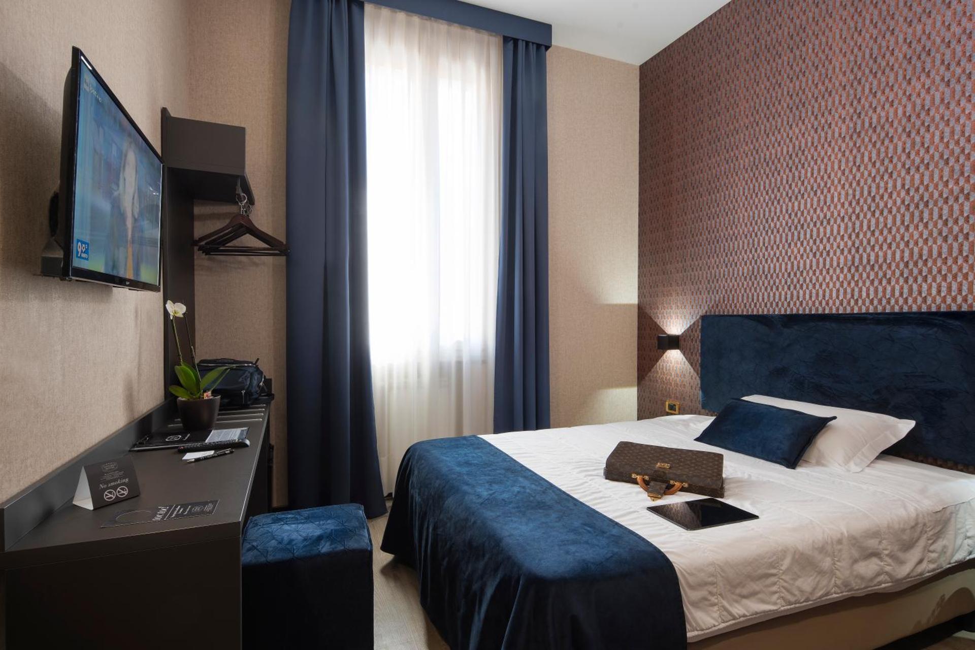 Hotel Astoria - Photo 4