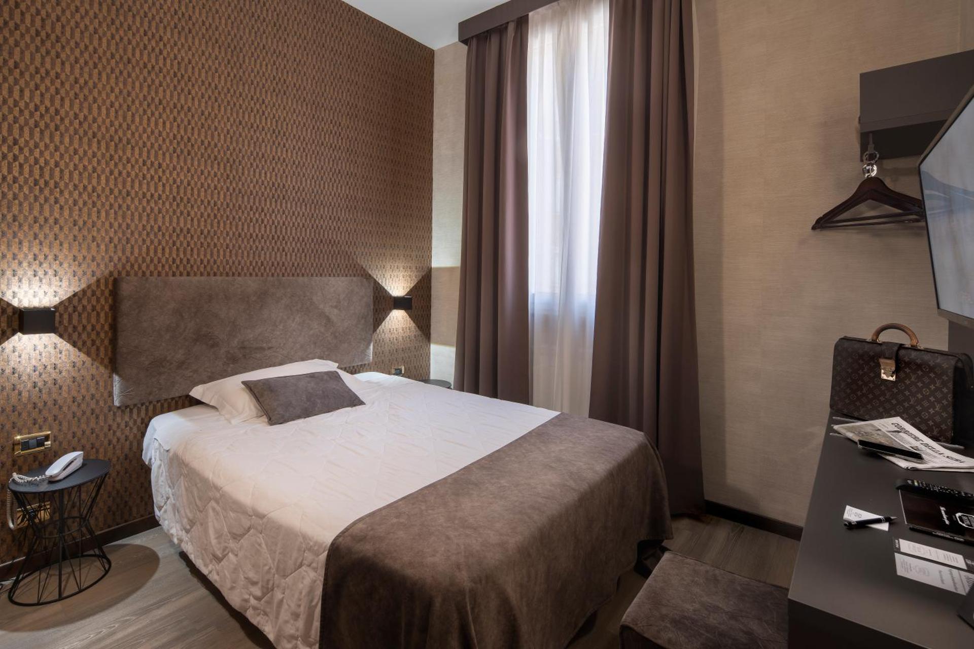 Hotel Astoria - Photo 5