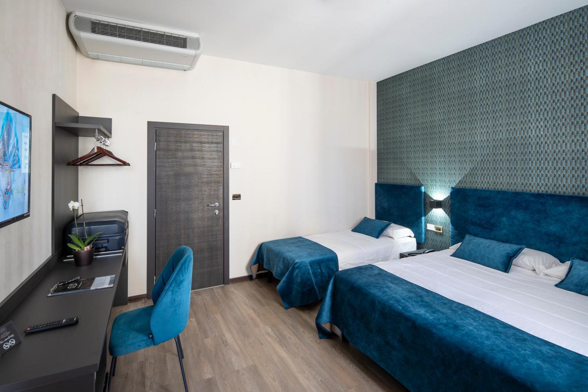 Hotel Astoria - Photo 18